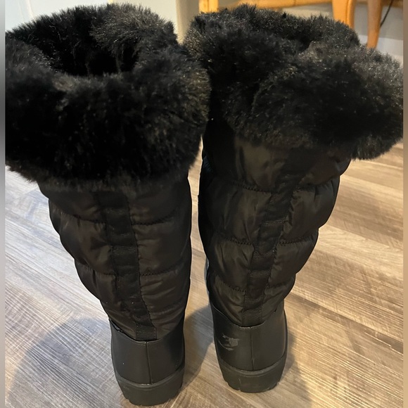 Waterproof faux fur lined boots - new without tags - Picture 5 of 8